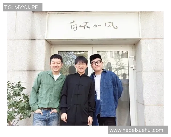 唐装足球的魅力与文化融合探讨：传统服饰如何影响现代体育运动发展